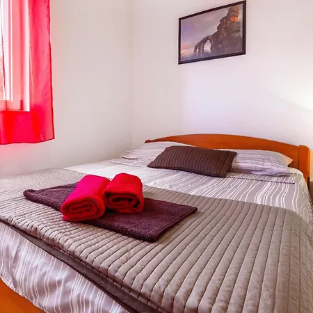 Marina 5 2-1 By Interhome *