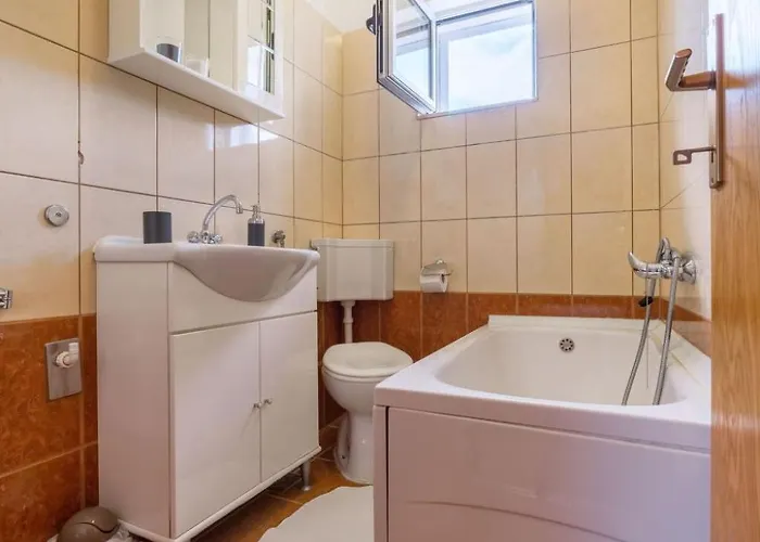 Marina 5 2-1 By Interhome *